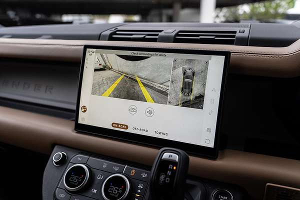 2025 Land Rover Defender 110 P400 X-Dynamic SE L663