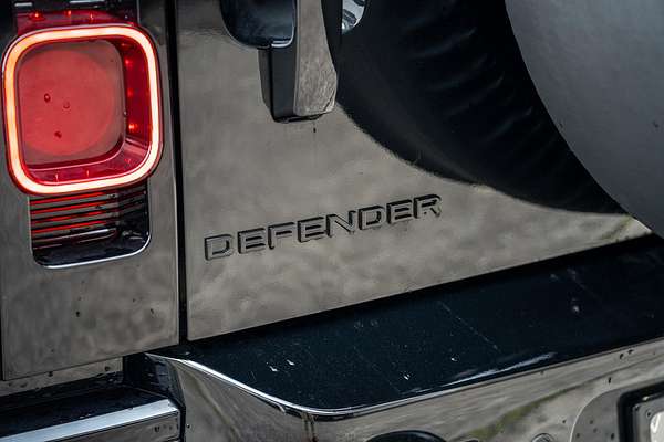 2025 Land Rover Defender 110 P400 X-Dynamic SE L663