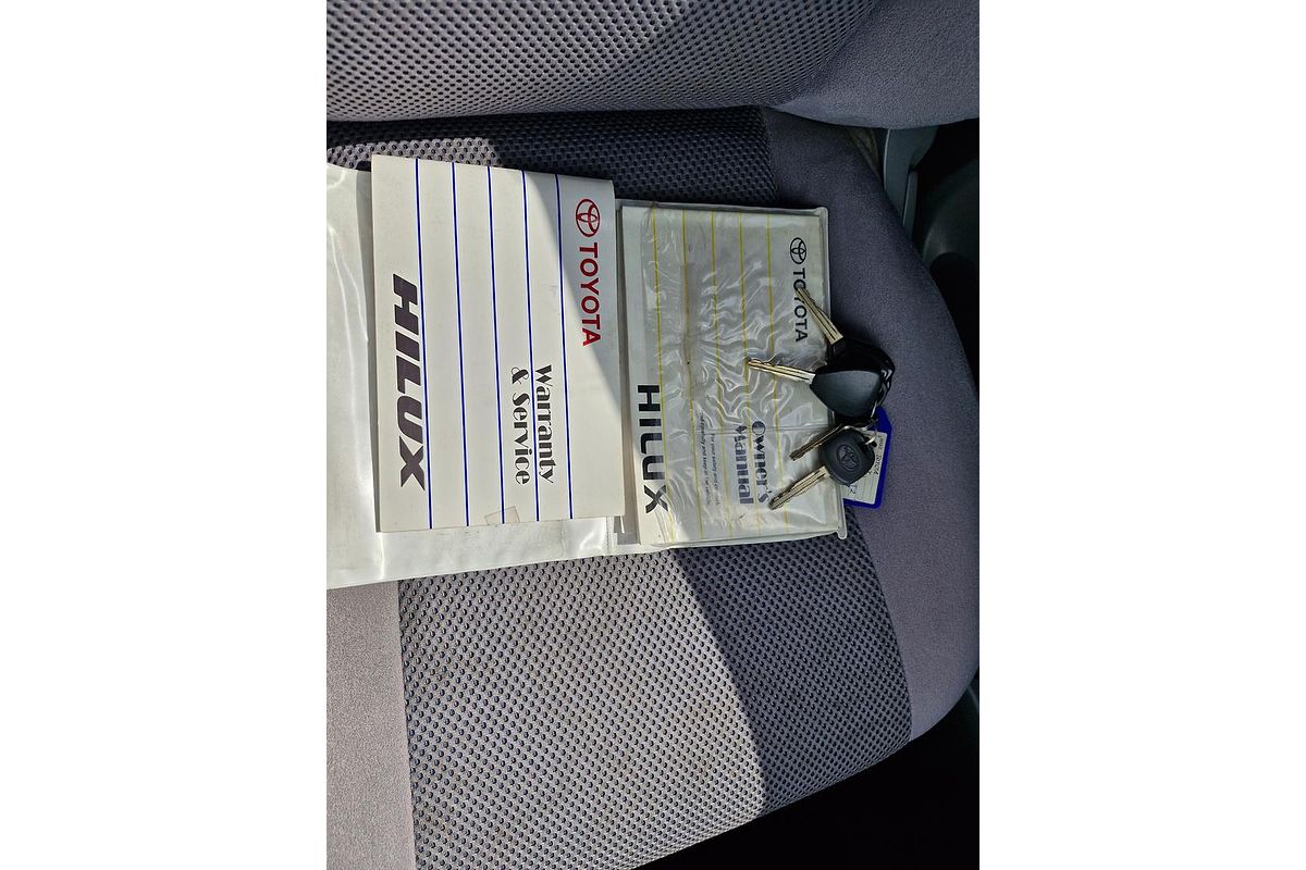 2005 Toyota Hilux SR5 KUN26R 4X4