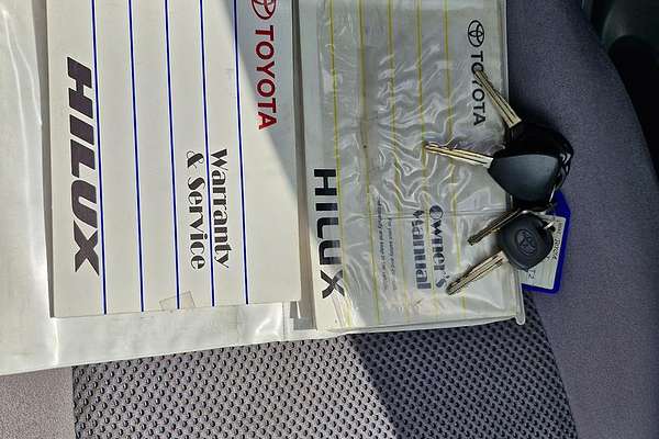 2005 Toyota Hilux SR5 KUN26R 4X4