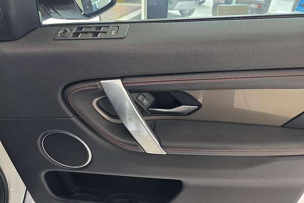 2019 Land Rover Discovery SD4 S Series 5