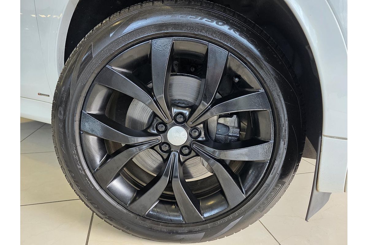 2019 Land Rover Discovery SD4 S Series 5