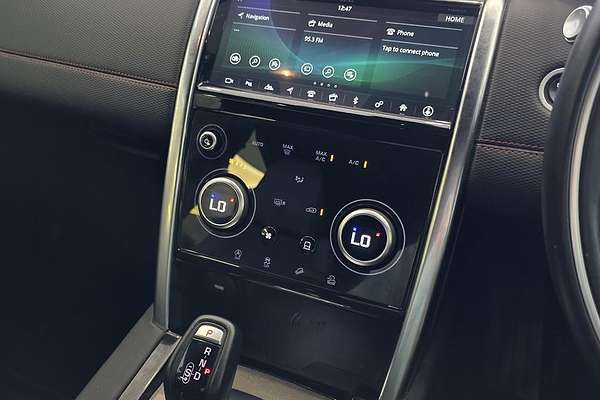 2019 Land Rover Discovery SD4 S Series 5