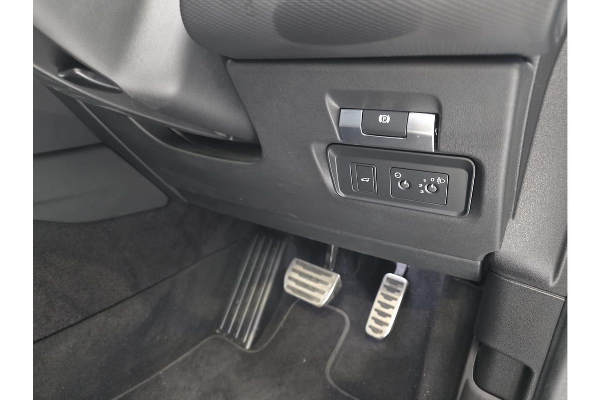 2019 Land Rover Discovery SD4 S Series 5