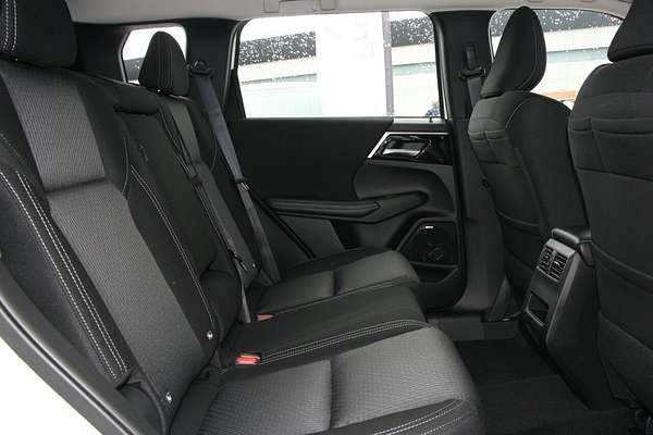 2025 Mitsubishi Outlander ES ZM