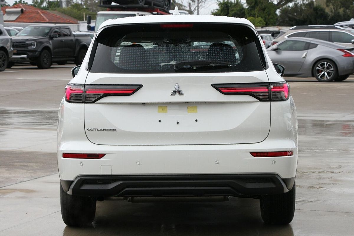 2025 Mitsubishi Outlander ES ZM