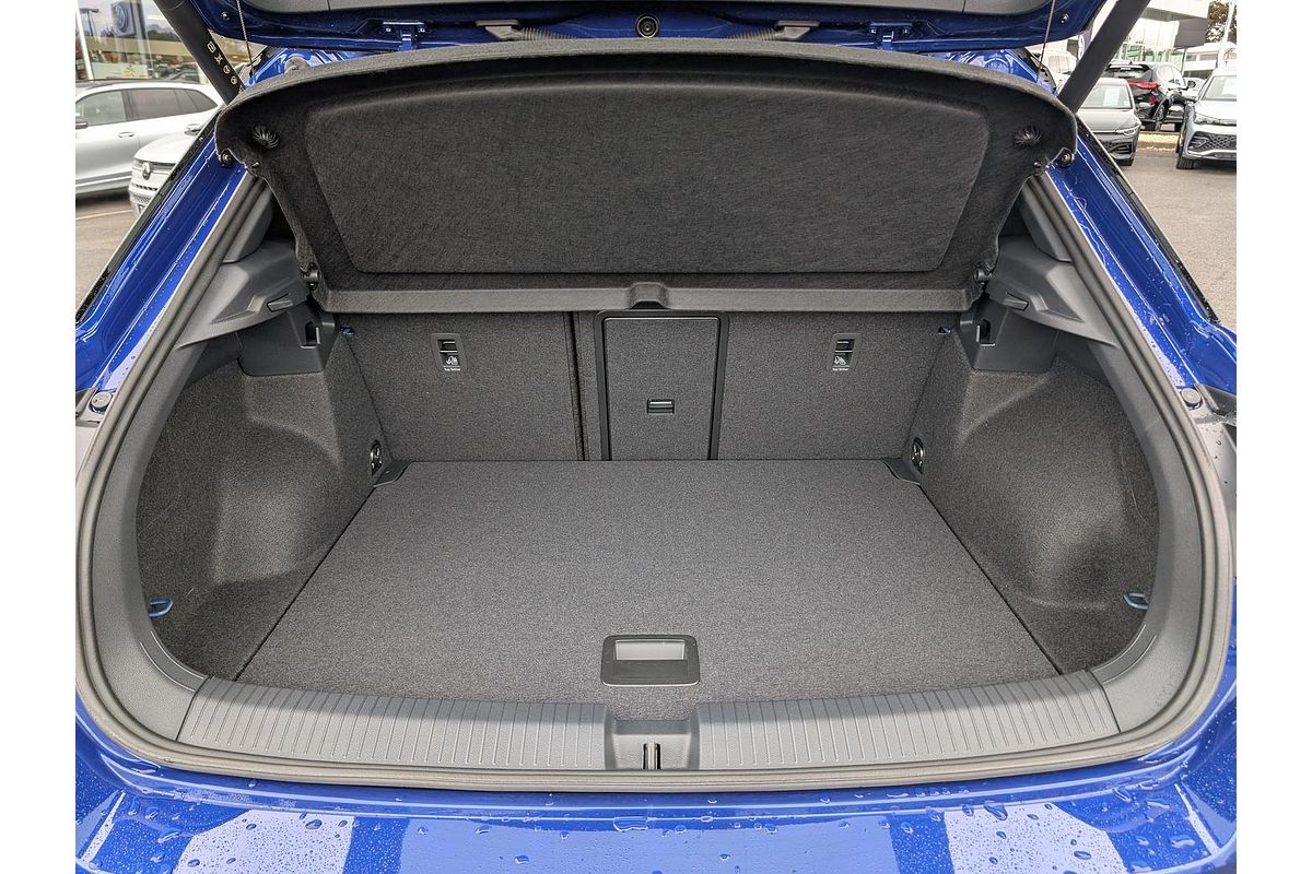 2025 Volkswagen T-Roc 140TSI R-Line D11