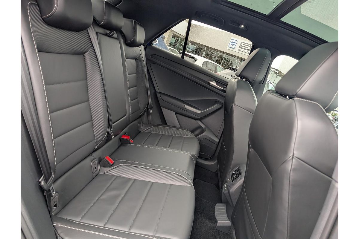 2025 Volkswagen T-Roc 140TSI R-Line D11