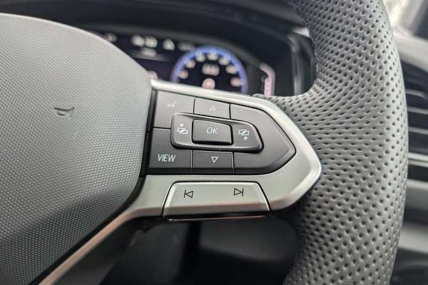 2025 Volkswagen T-Roc 140TSI R-Line D11