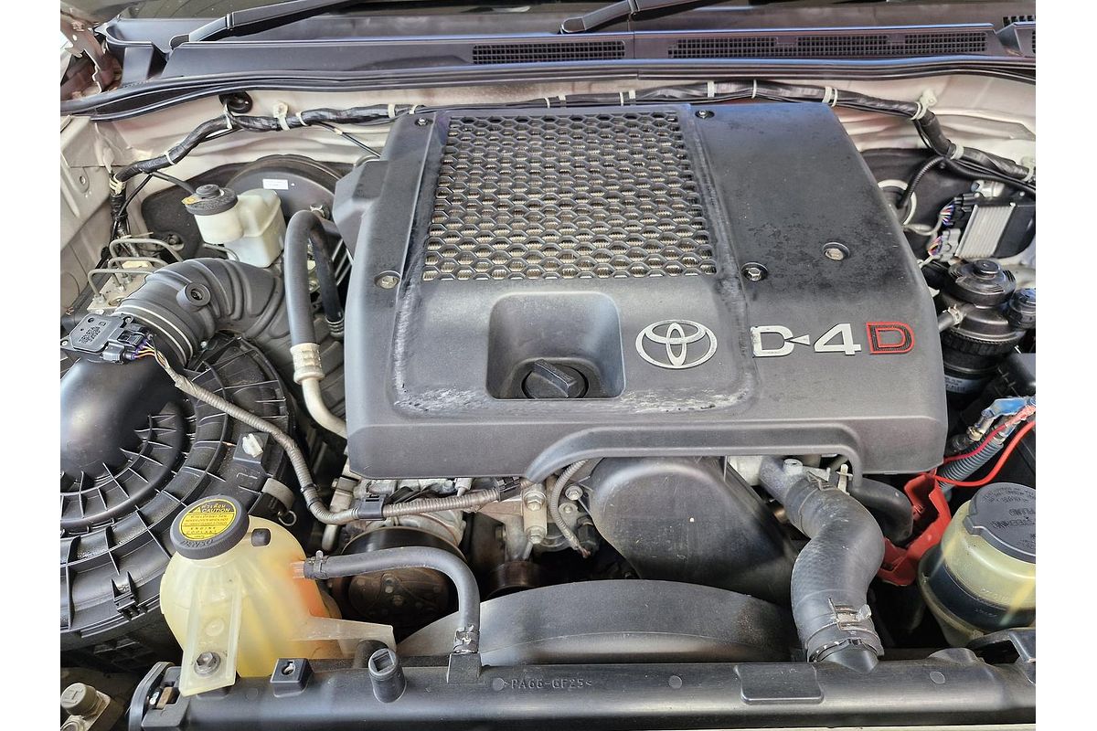 2005 Toyota Hilux SR5 KUN26R 4X4