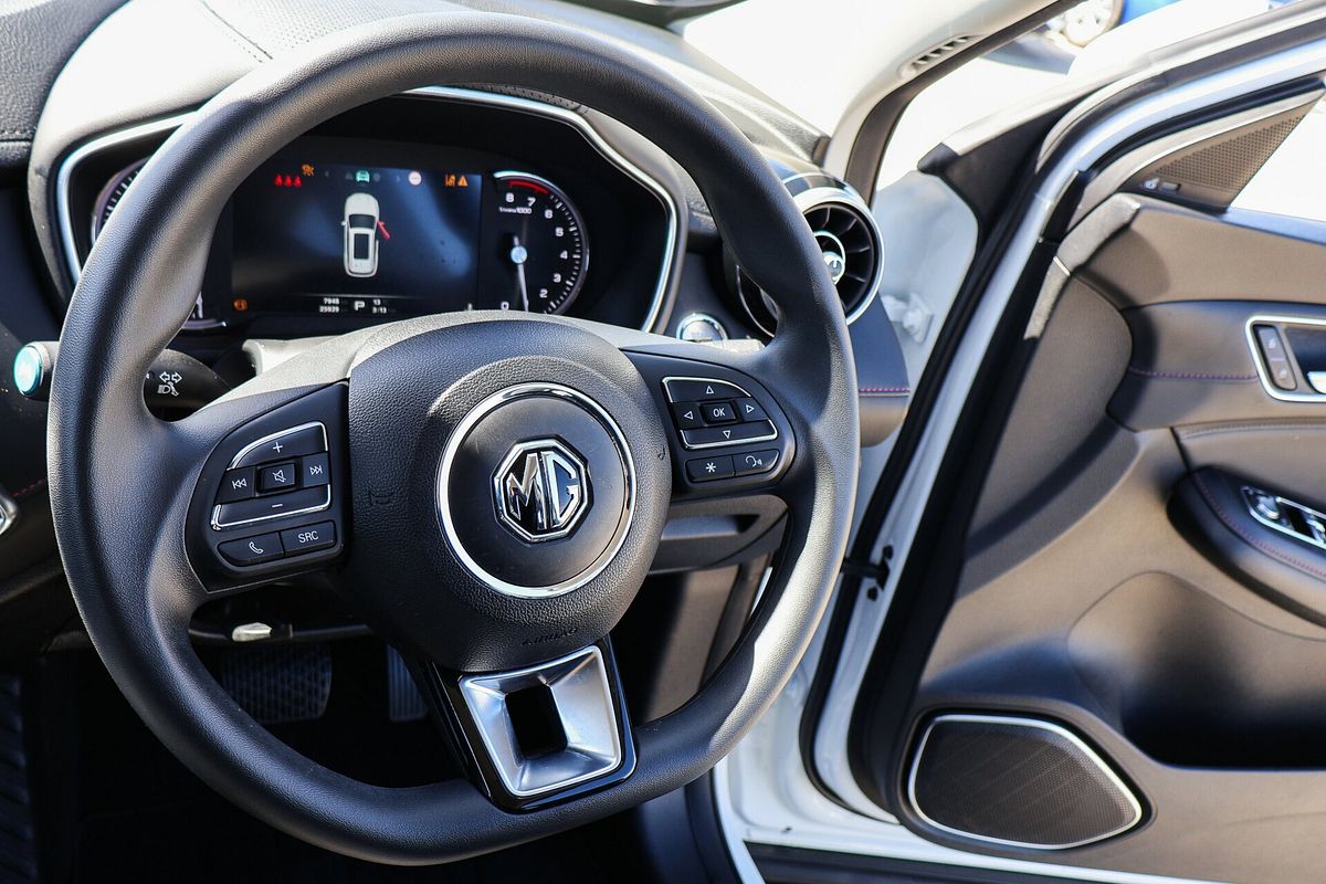2022 MG HS Core SAS23
