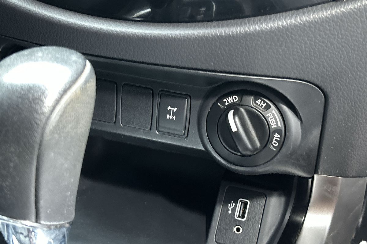 2019 Nissan Navara ST D23 Series 4 4X4