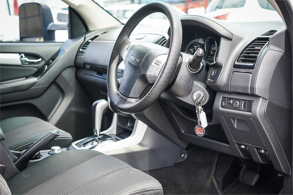 2018 Isuzu MU-X LS-M