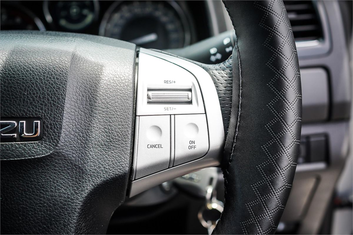 2018 Isuzu MU-X LS-M