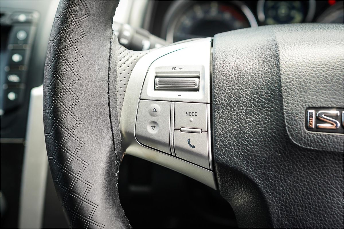 2018 Isuzu MU-X LS-M