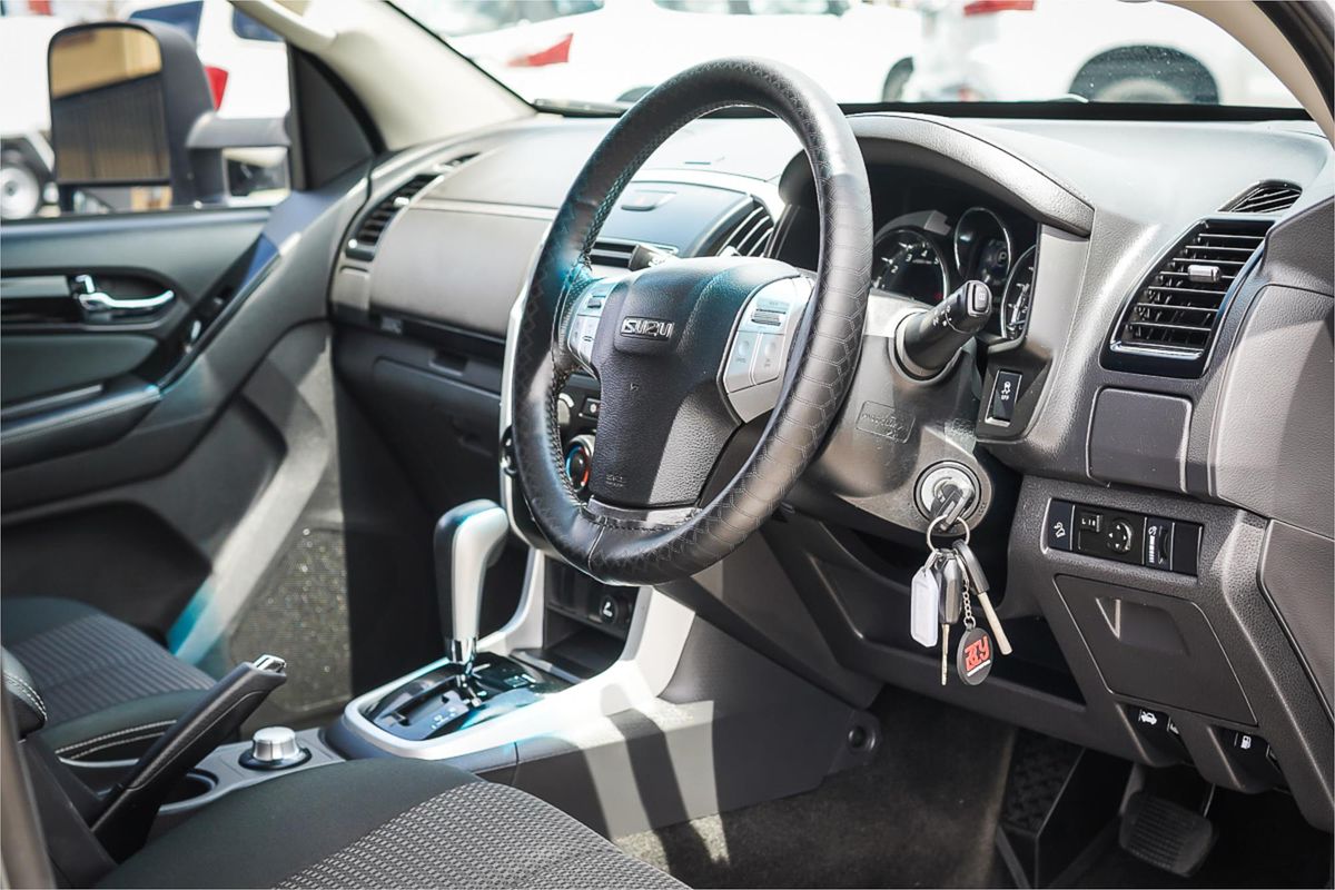 2019 Isuzu MU-X LS-M