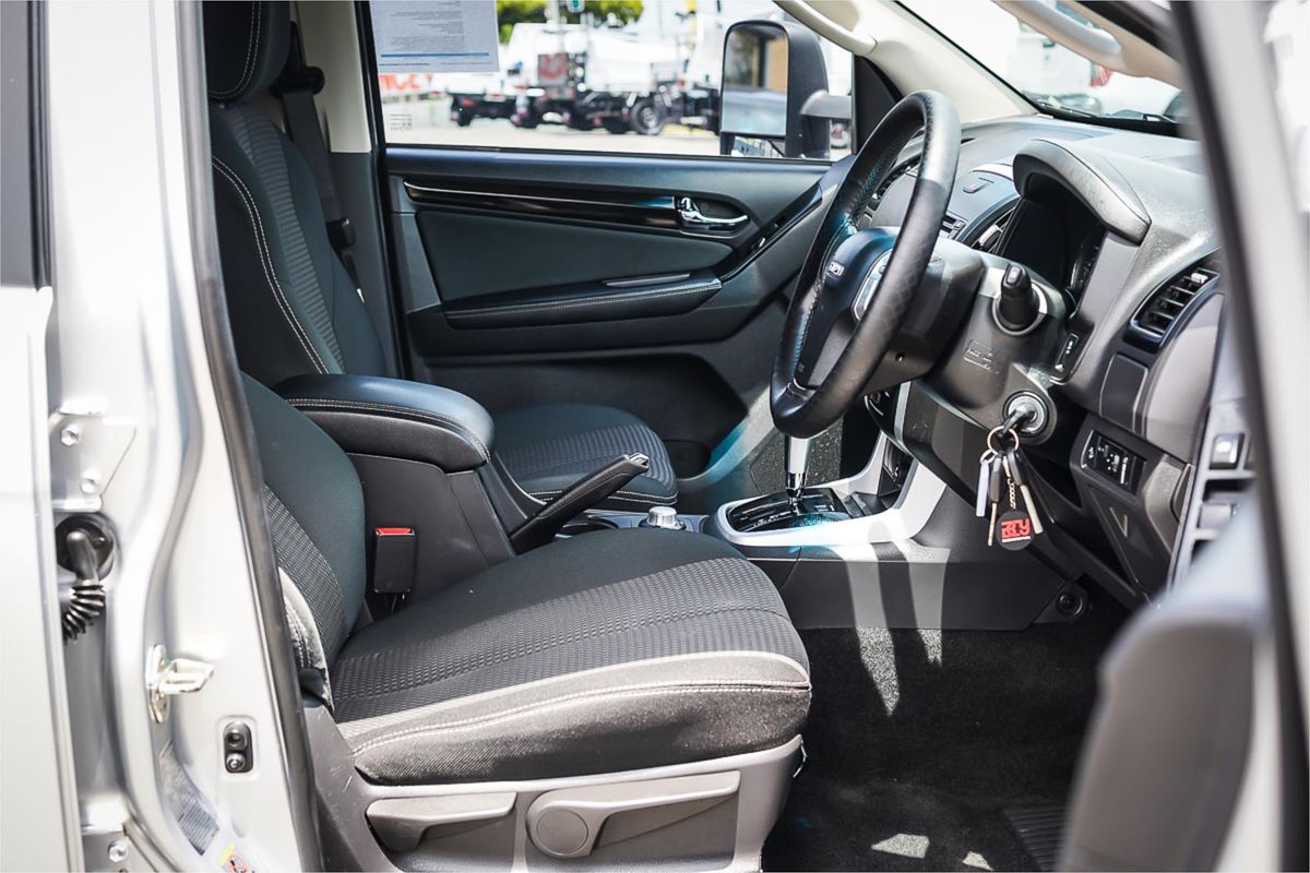 2019 Isuzu MU-X LS-M