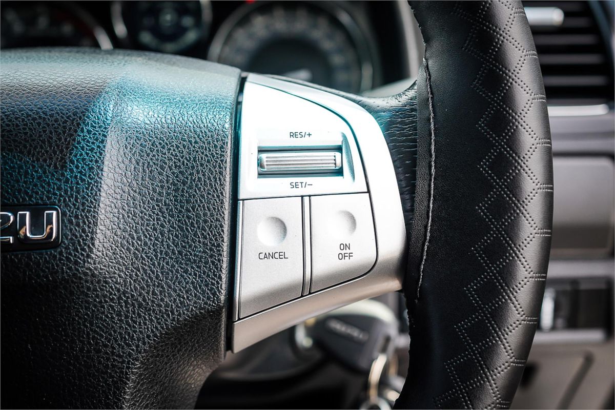 2019 Isuzu MU-X LS-M