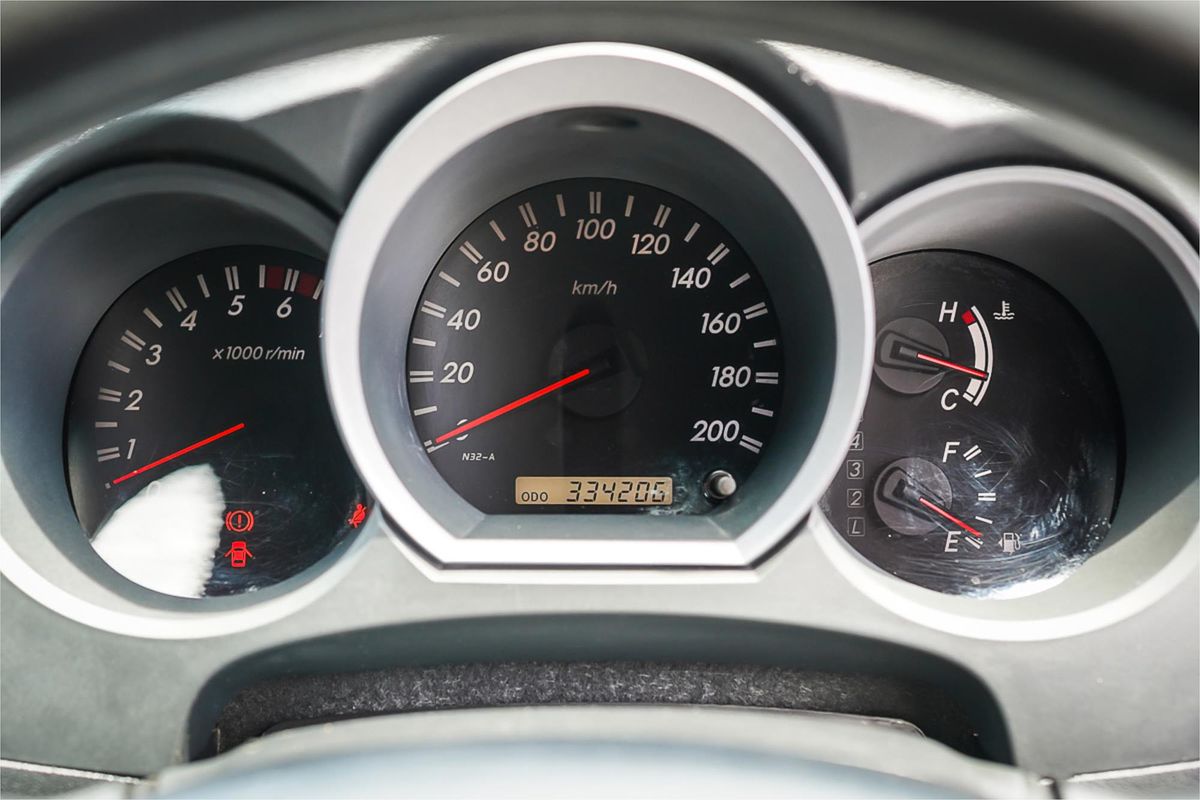 2005 Toyota Hilux SR5 GGN25R 4X4