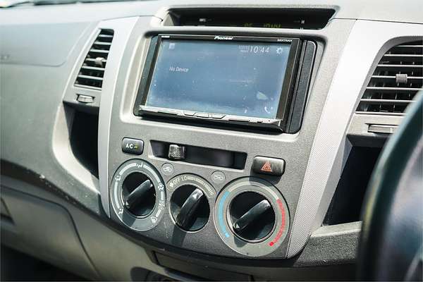 2005 Toyota Hilux SR5 GGN25R 4X4