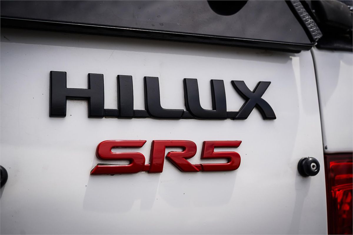 2005 Toyota Hilux SR5 GGN25R 4X4