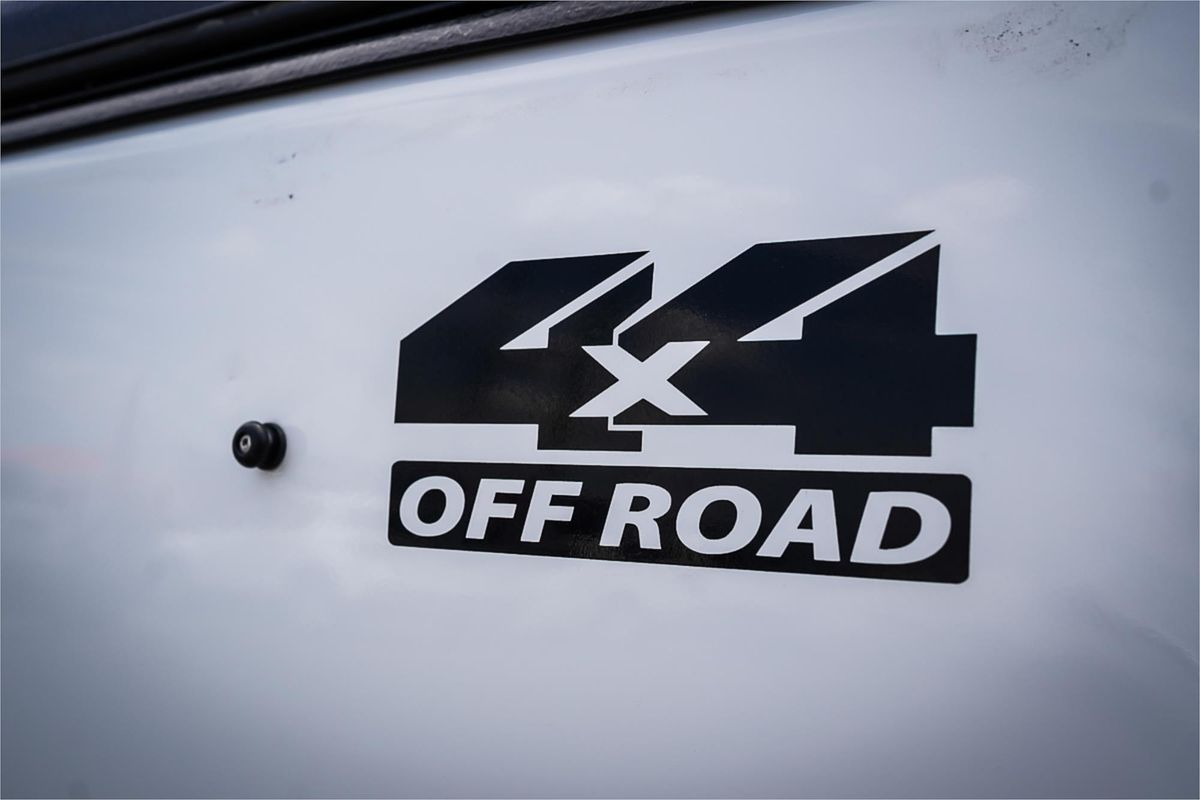 2005 Toyota Hilux SR5 GGN25R 4X4