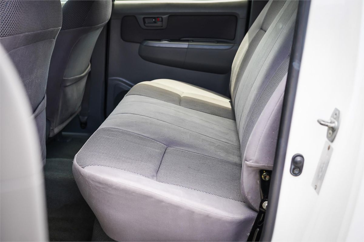 2005 Toyota Hilux SR5 GGN25R 4X4