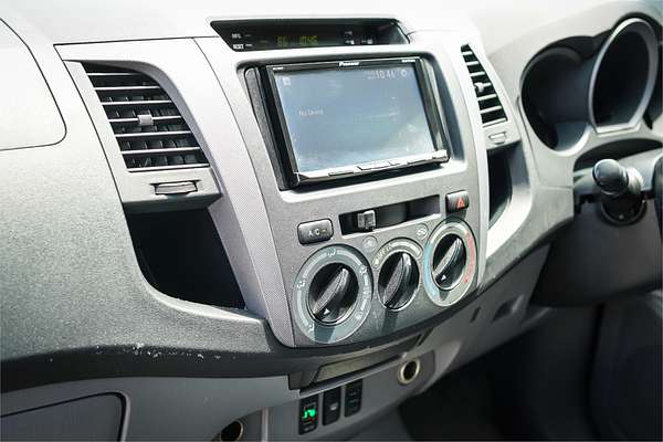 2005 Toyota Hilux SR5 GGN25R 4X4