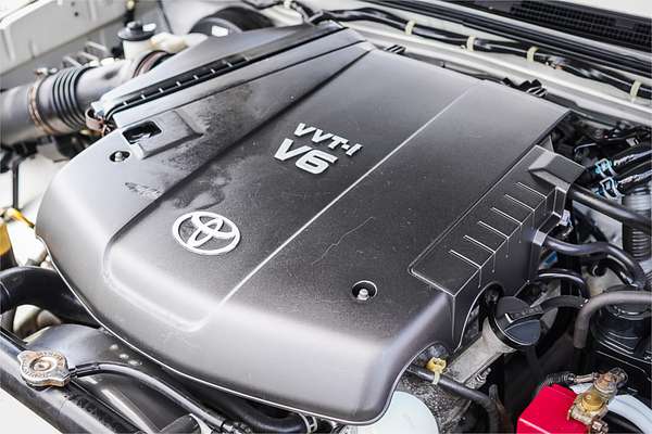 2005 Toyota Hilux SR5 GGN25R 4X4