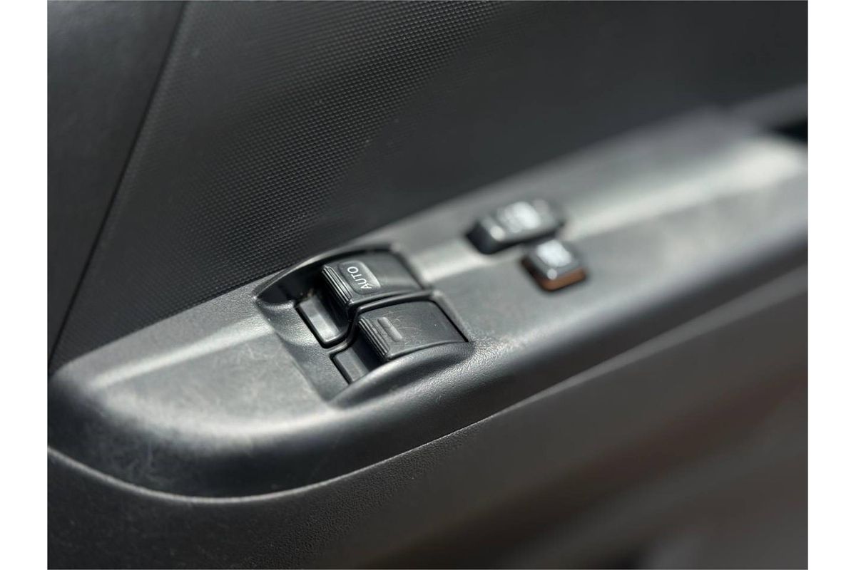 2008 Toyota Hiace TRH201R LWB