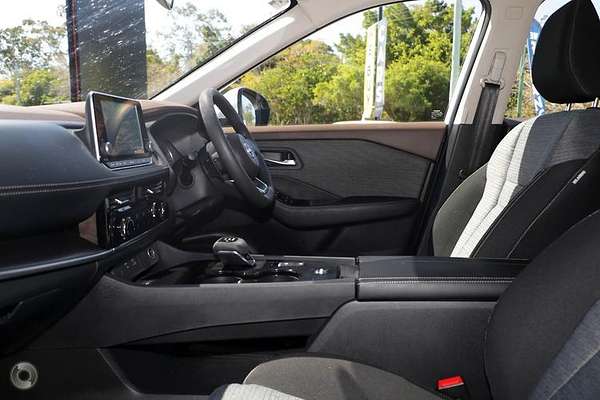 2025 Nissan X-TRAIL ST T33