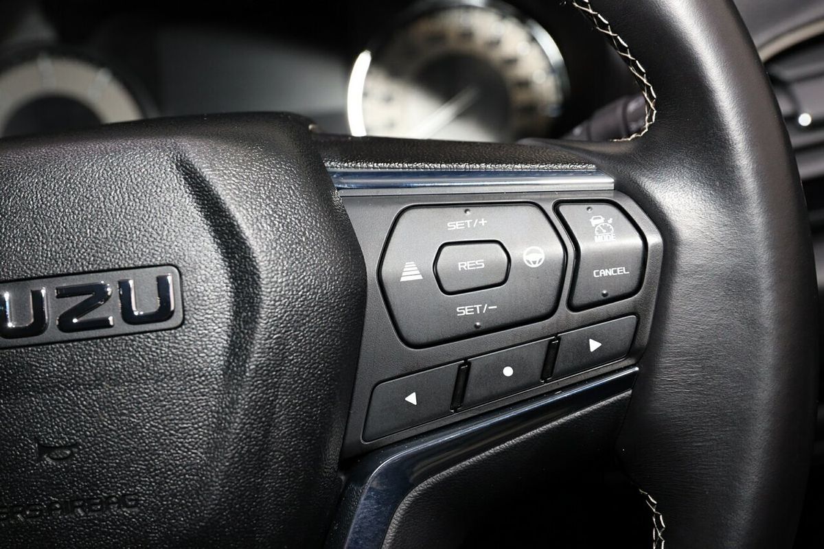 2024 Isuzu MU-X LS-T