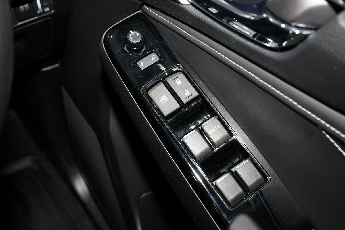 2024 Isuzu MU-X LS-T
