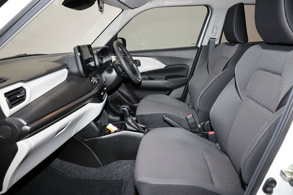 2025 Suzuki Swift Hybrid GLX UZ