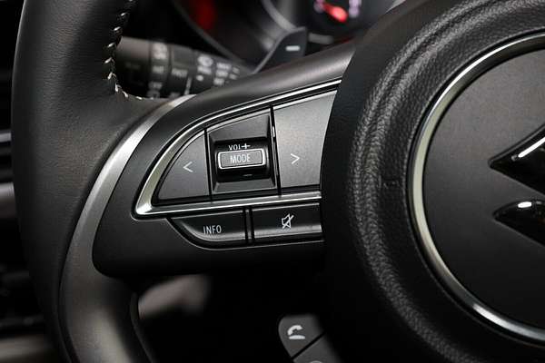 2025 Suzuki Swift Hybrid GLX UZ