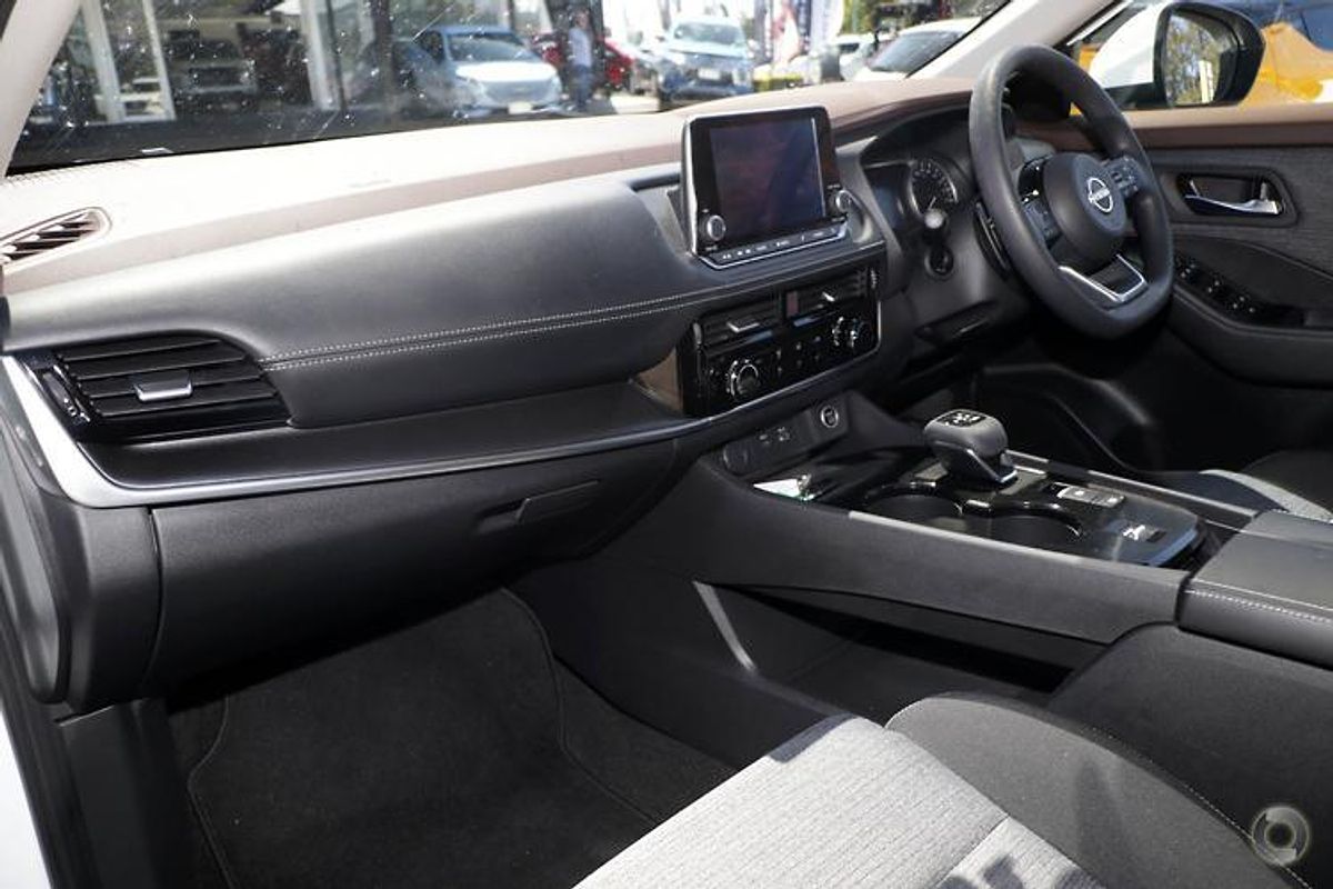 2025 Nissan X-TRAIL ST T33