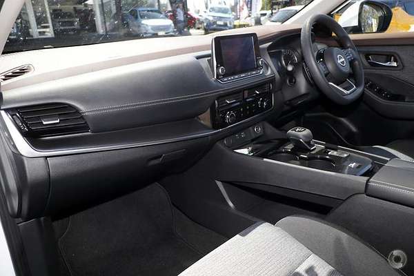 2025 Nissan X-TRAIL ST T33