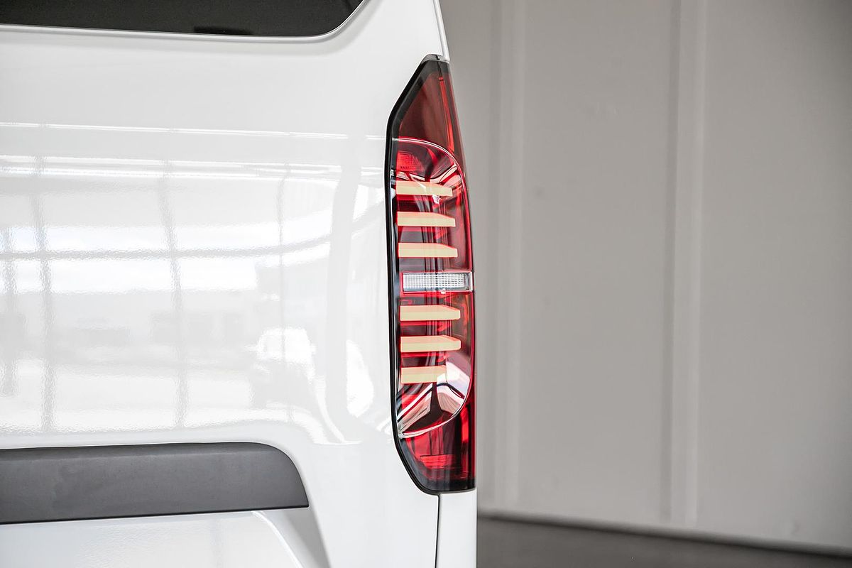 2025 Volkswagen Transporter TDI 125kW NSN LWB Low Roof