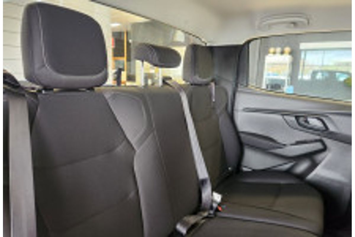 2025 Isuzu D-MAX SX 4X4