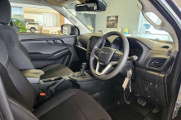 2025 Isuzu D-MAX SX 4X4