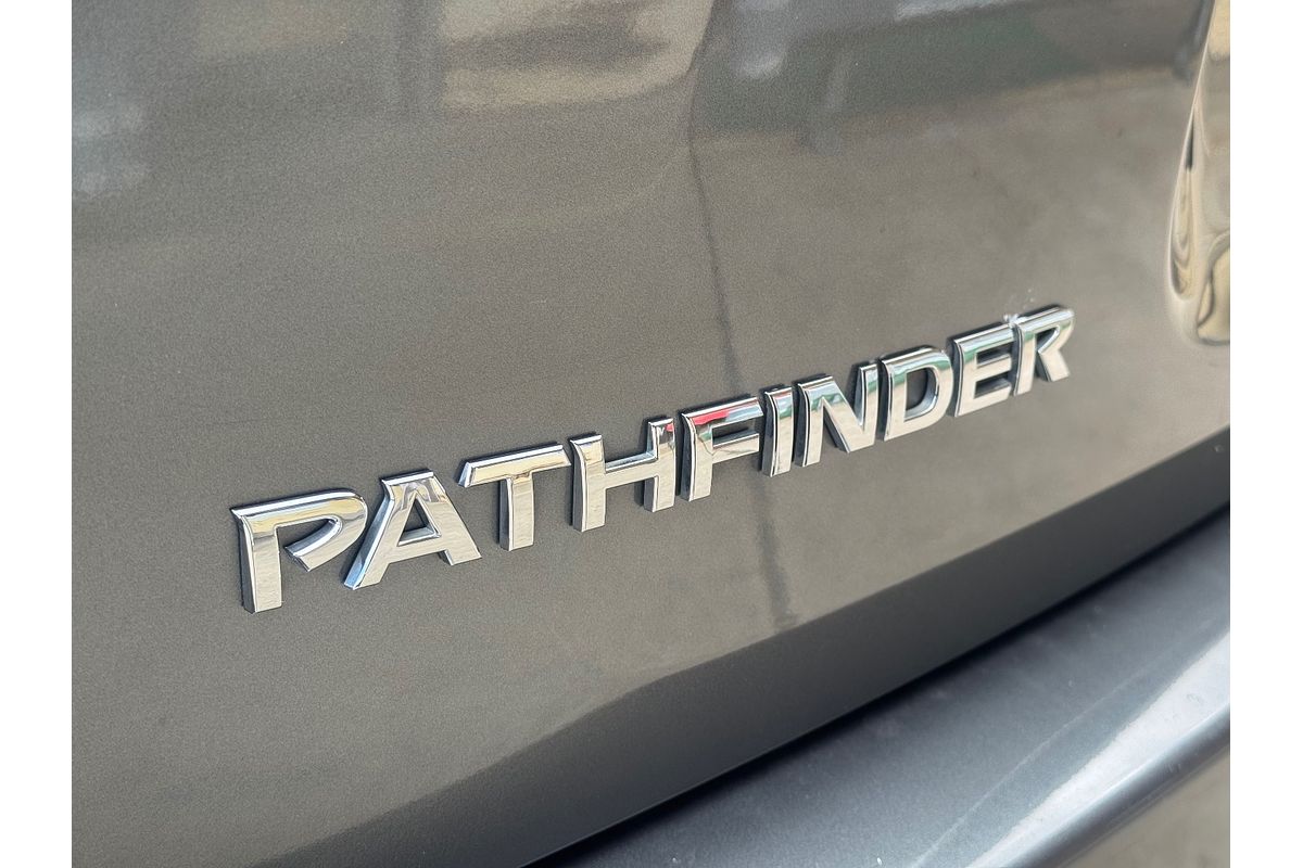 2015 Nissan Pathfinder Ti R52