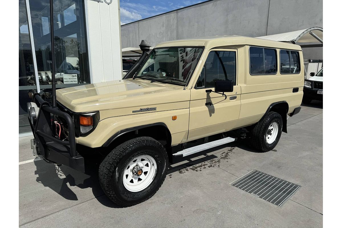 2002 Toyota Landcruiser Troopcarrier HZJ78R