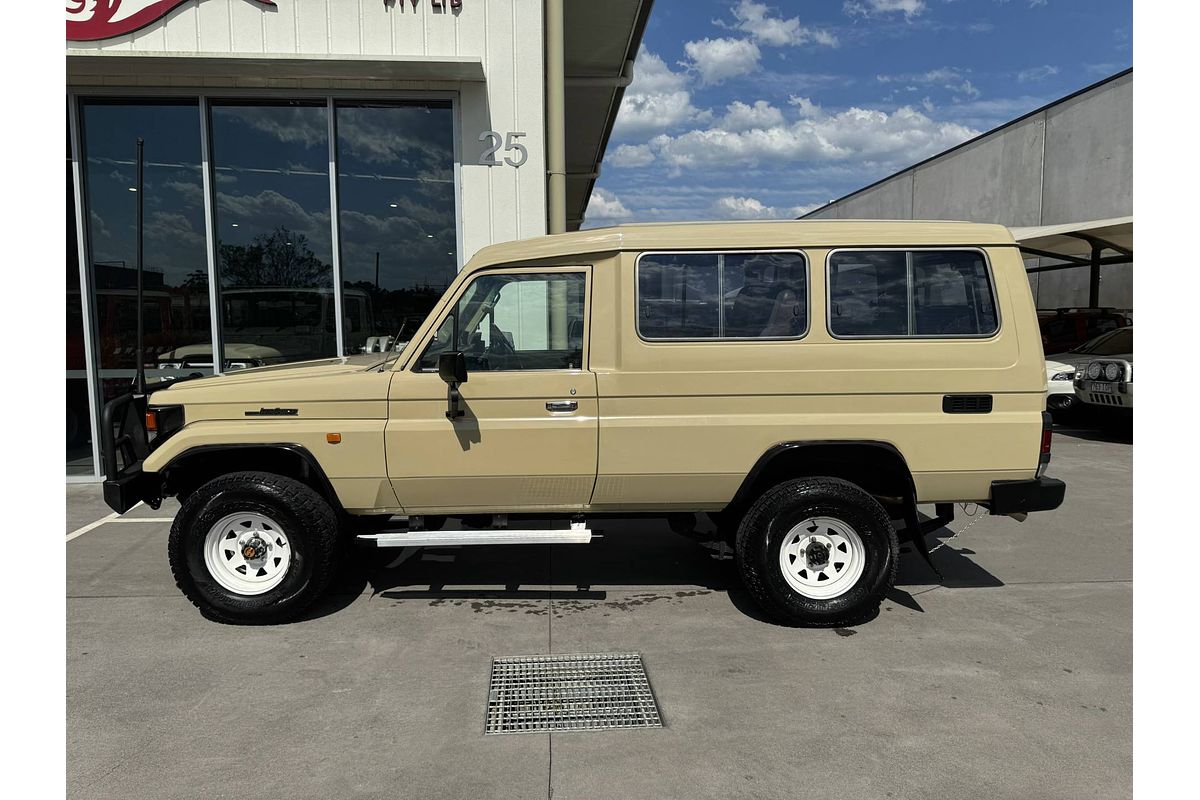 2002 Toyota Landcruiser Troopcarrier HZJ78R