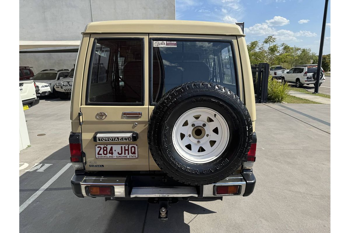 2002 Toyota Landcruiser Troopcarrier HZJ78R