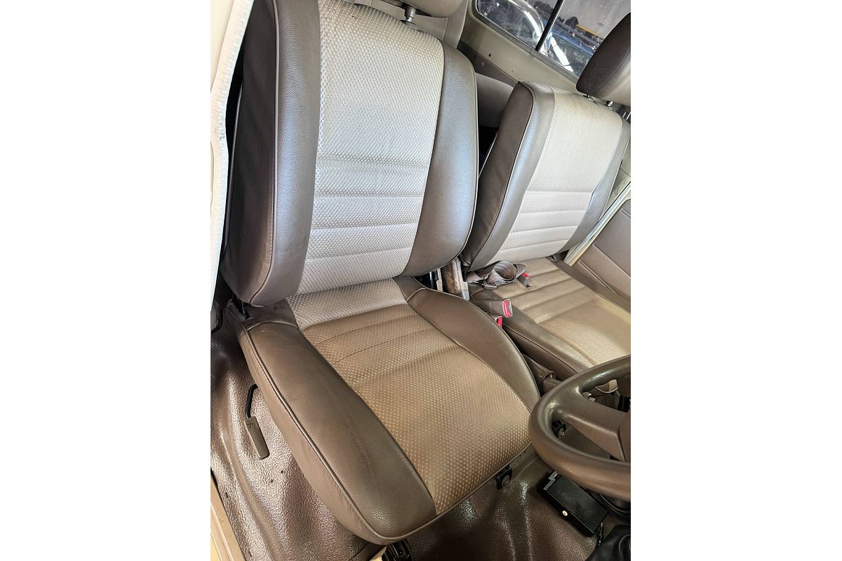 2002 Toyota Landcruiser Troopcarrier HZJ78R