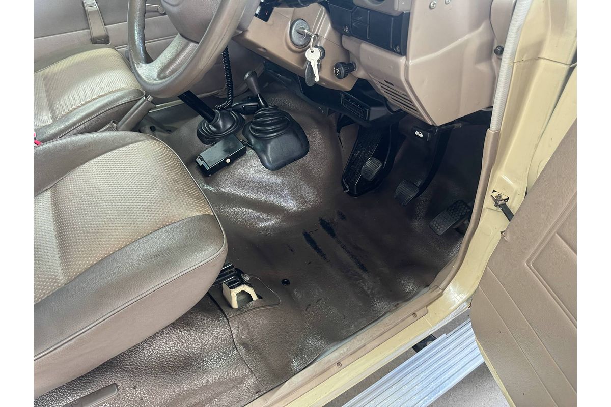 2002 Toyota Landcruiser Troopcarrier HZJ78R