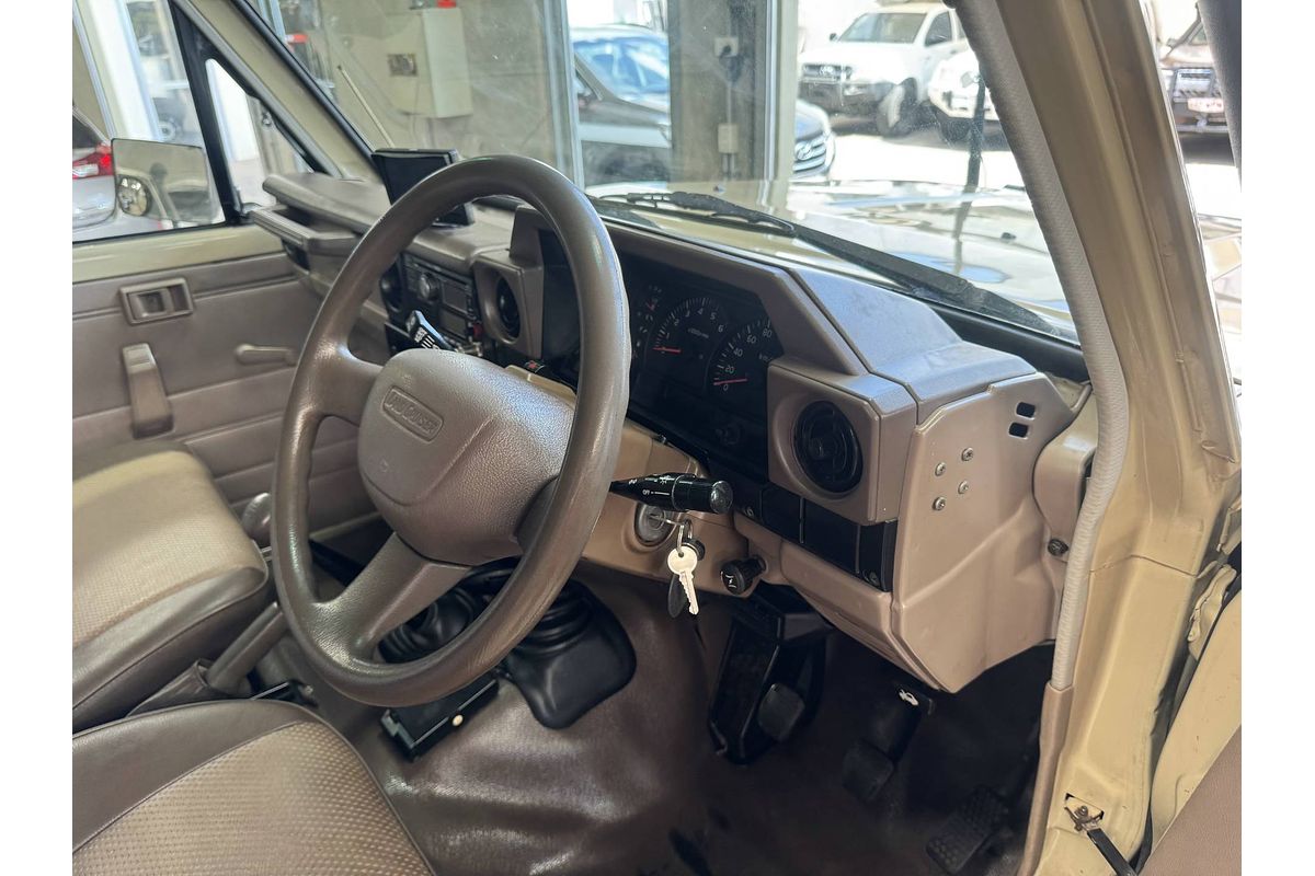 2002 Toyota Landcruiser Troopcarrier HZJ78R