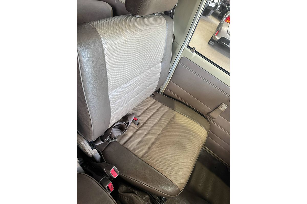 2002 Toyota Landcruiser Troopcarrier HZJ78R