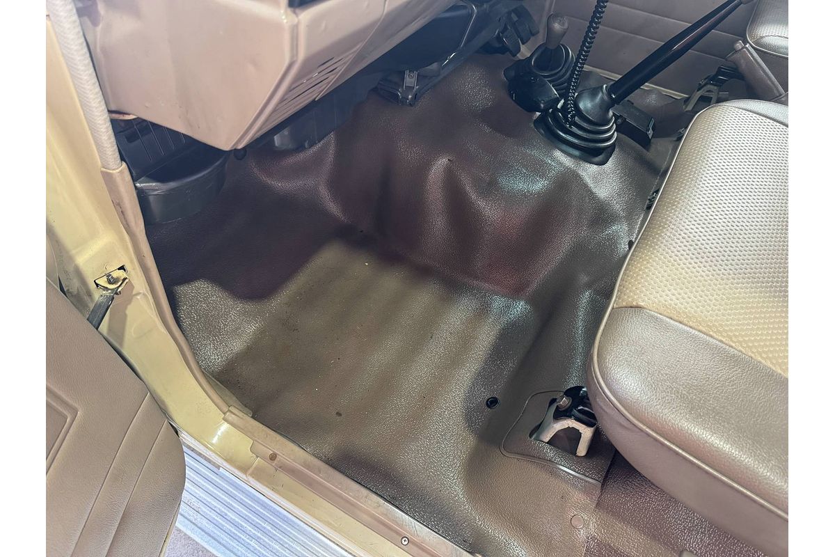 2002 Toyota Landcruiser Troopcarrier HZJ78R