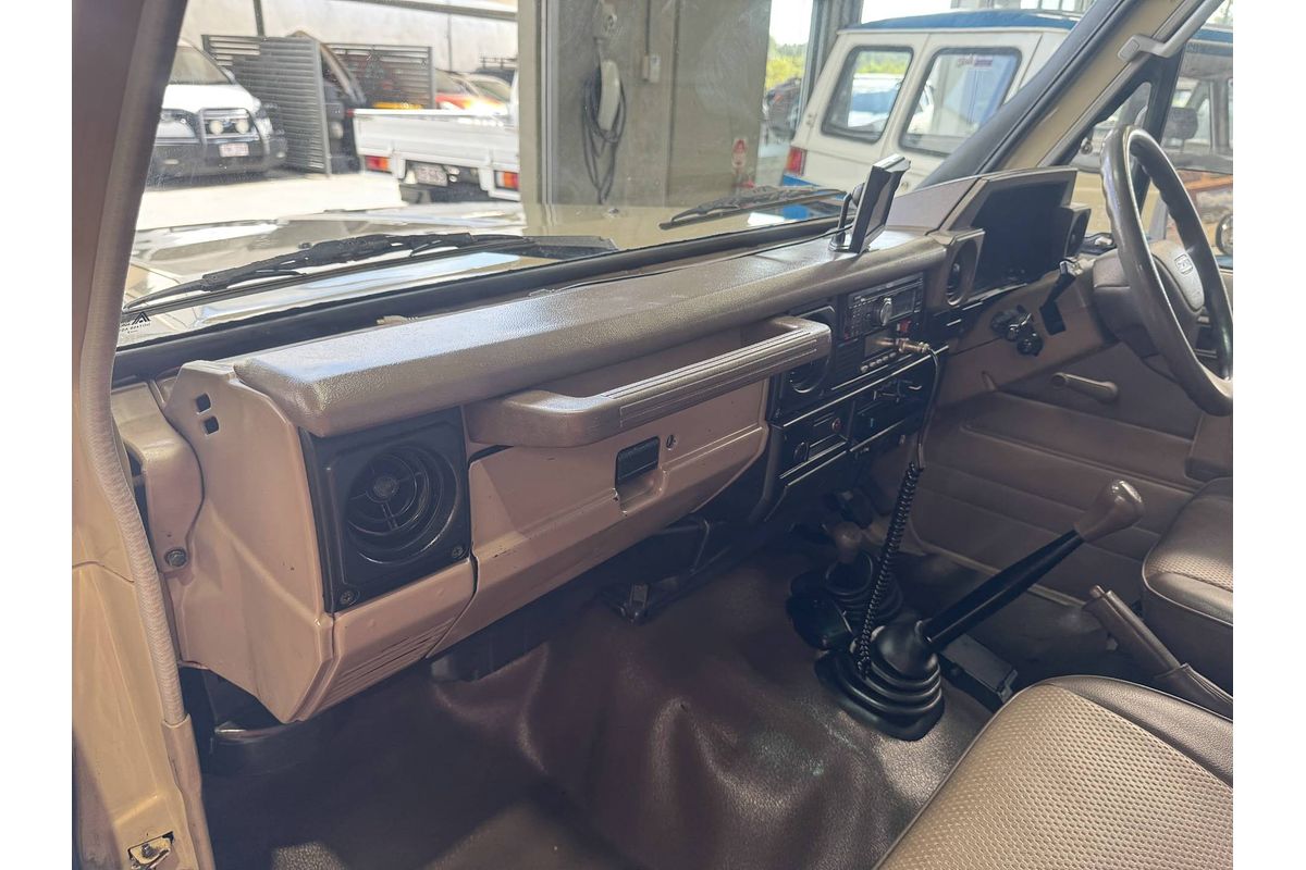 2002 Toyota Landcruiser Troopcarrier HZJ78R